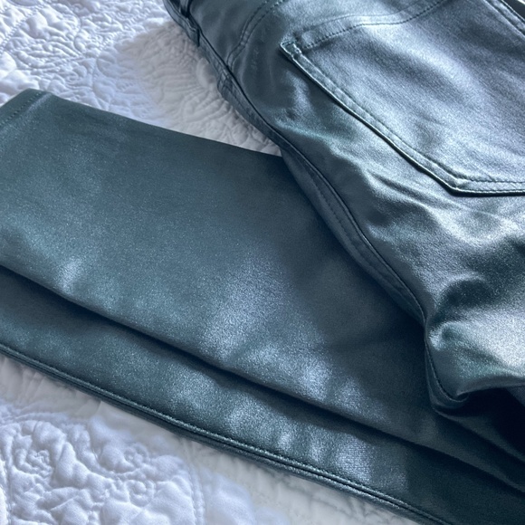 Express Women's Skinny High Rise Faux Leather Hunter Green Pants Size 0 - Picture 7 of 11